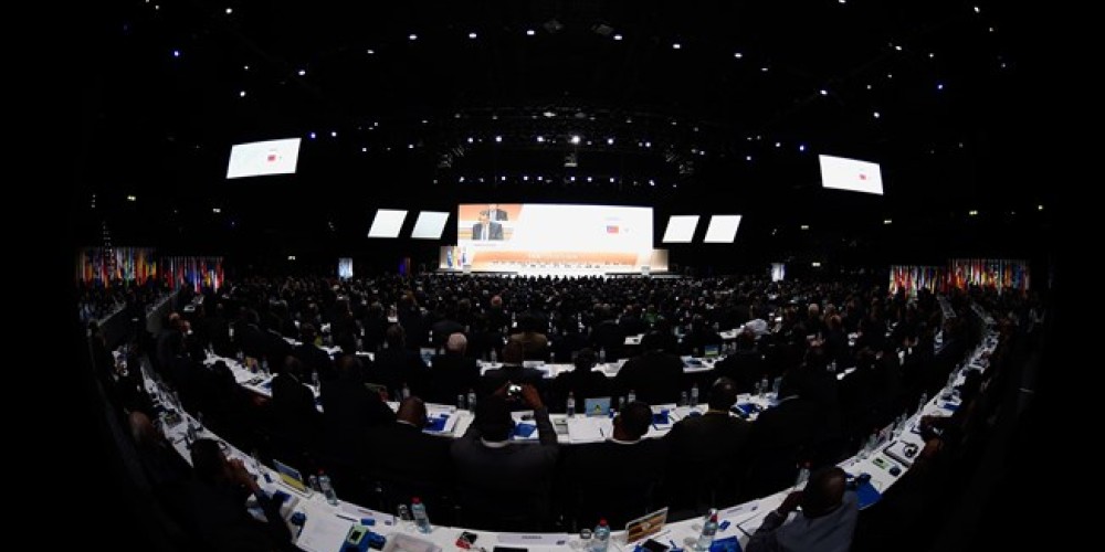 La FIFA aprobó reformas: límite de mandatos, salarios públicos y más peso de la mujer
