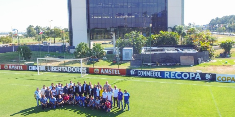 La CONMEBOL apuesta por fijar estándares de calidad en los campos de juego
