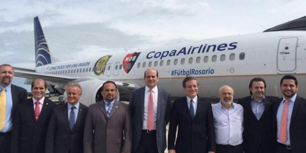 Copa Airlines ploteó un avión con los escudos de Newell’s y Central