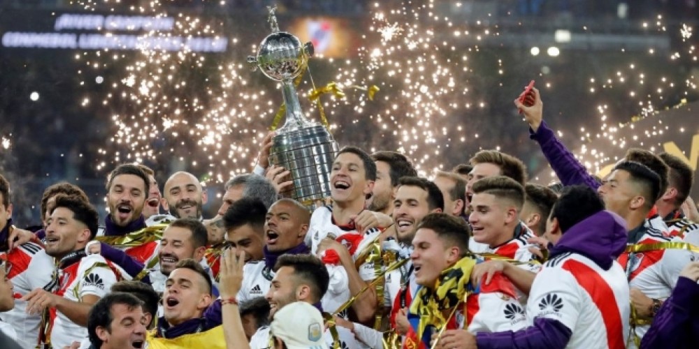 ¿Cuántas copas suma cada país y a cuántas está Brasil de Argentina?