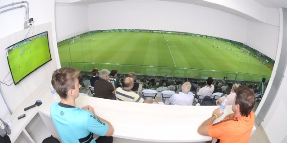 El club brasileño que ofrece a sus hinchas ser comentarista por un día