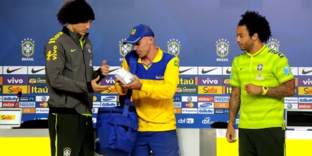 El Correo de Brasil le entreg&oacute; a los jugadores seis mil cartas de sus hinchas