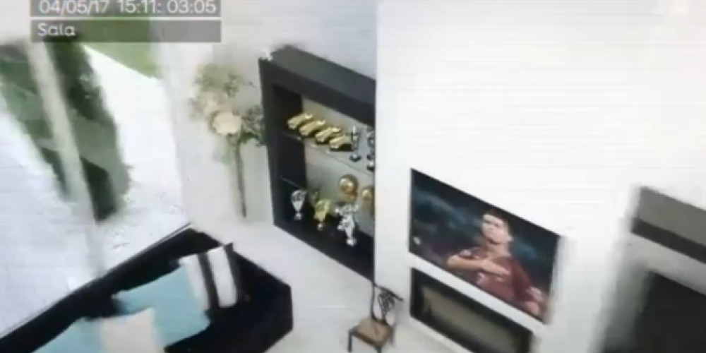 La nueva publicidad de Cristiano Ronaldo, su hijo y sus Balones de Oro