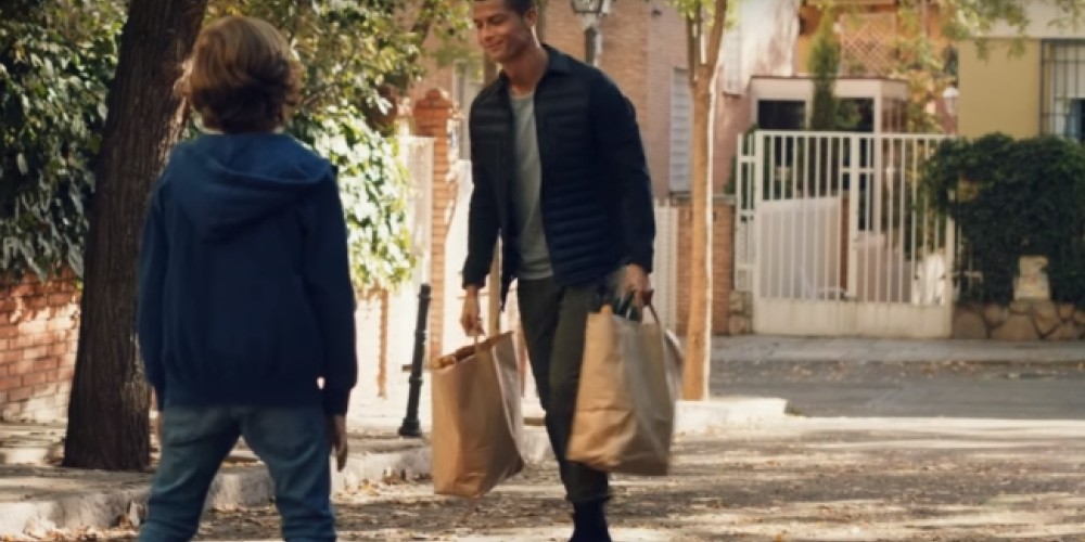 Cristiano Ronaldo y su vida de entrecasa en un nuevo comercial