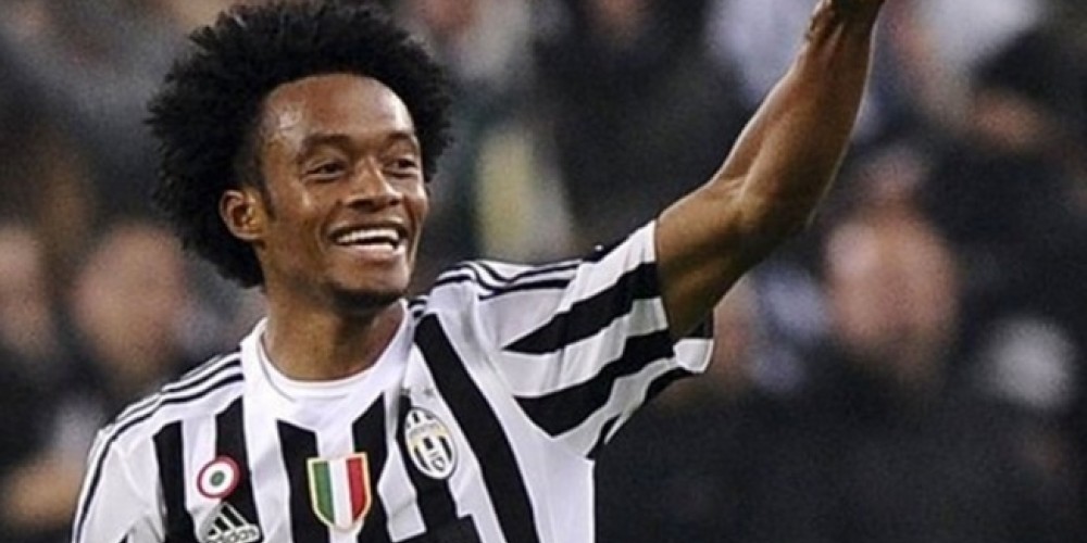 Juventus homenajeó a Cuadrado por su gran semestre