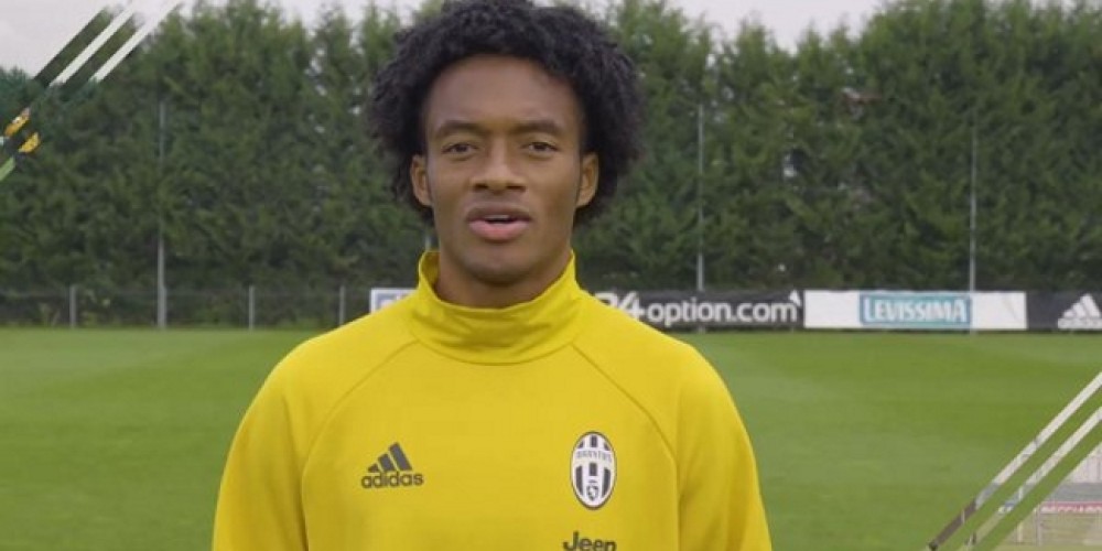 El colombiano Cuadrado super&oacute; un desaf&iacute;o con el bal&oacute;n a m&aacute;s de 140 km/h