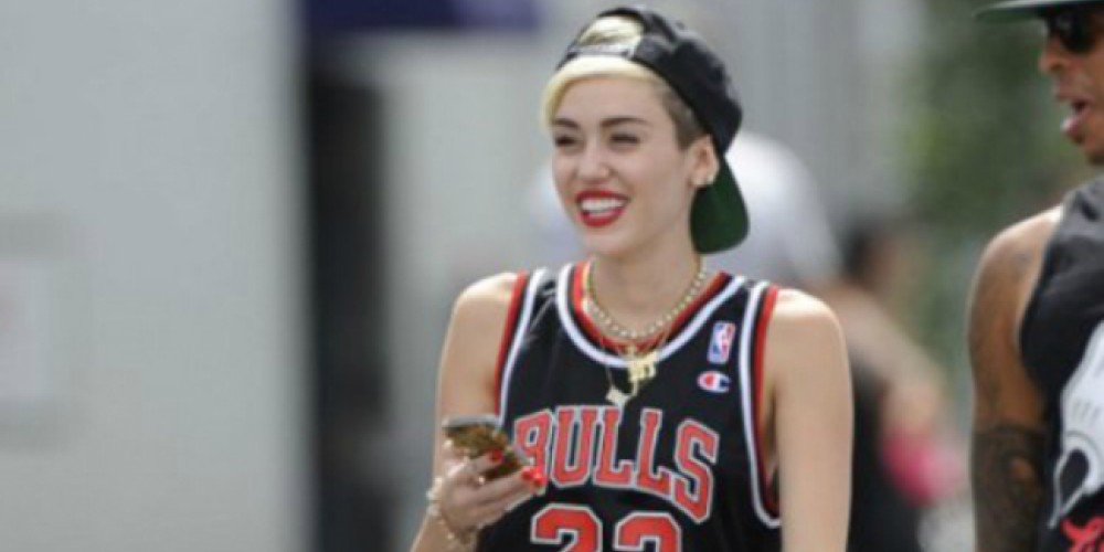Miley Cyrus y su "homenaje" a Michael Jordan