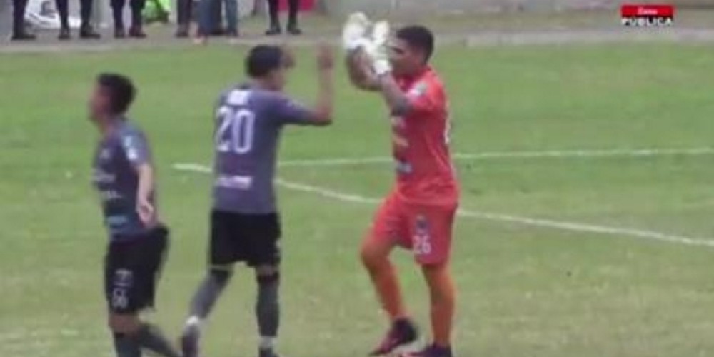 El arquero uruguayo que anotó un gol desde su propia área en el fútbol de Guatemala