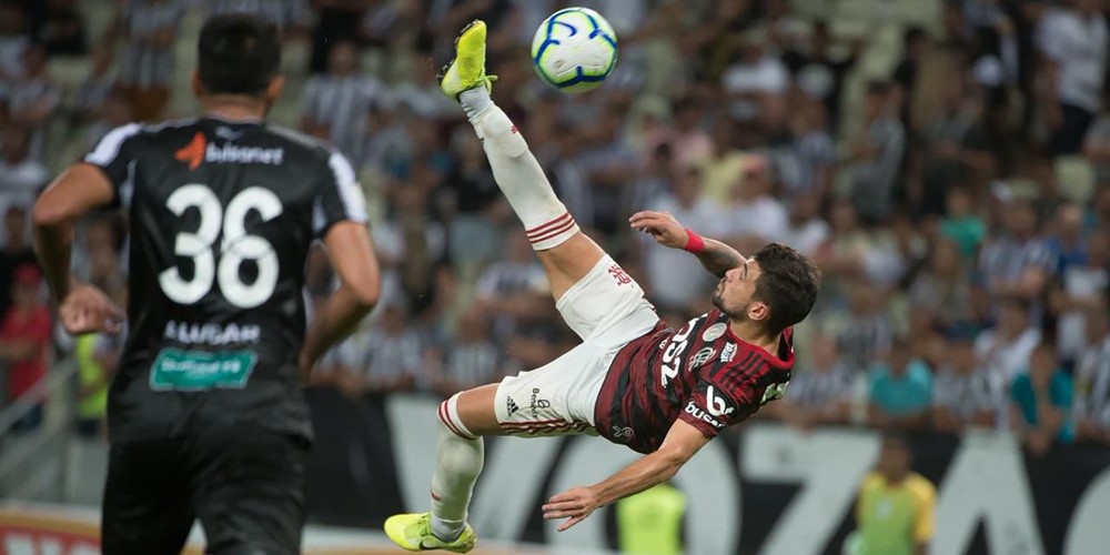 Al igual que Jordan, De Arrascaeta usa su chilena ic&oacute;nica como logo de su nueva marca deportiva