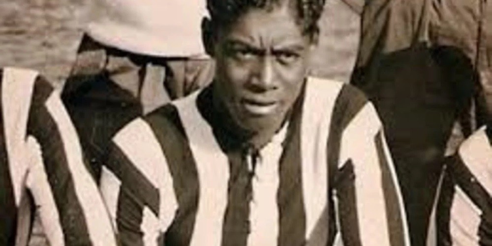 La historia de Alejandro de los Santos, el primer jugador negro de la Selecci&oacute;n Argentina