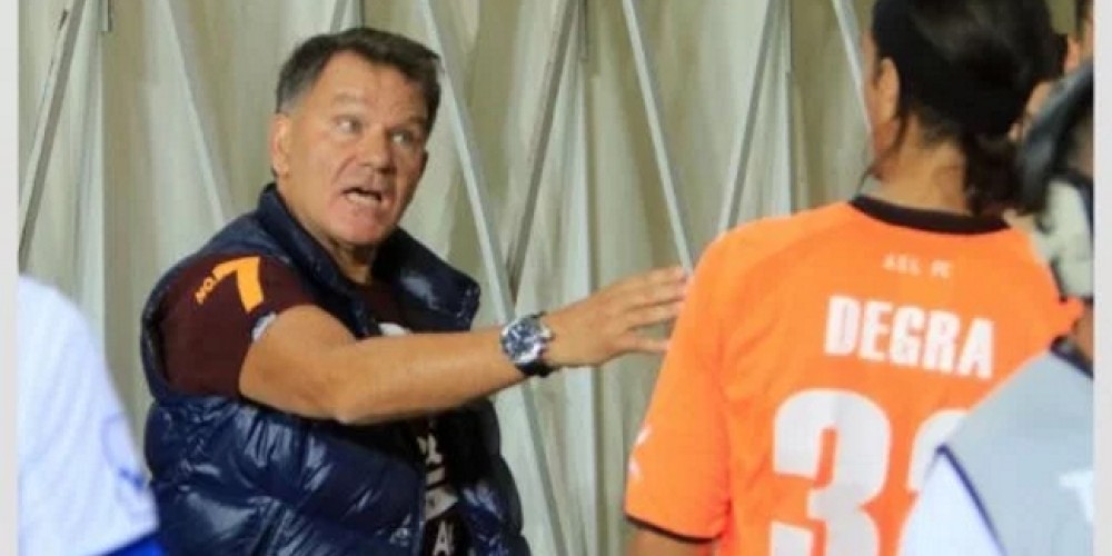 Se equivocó en un partido, le pegó el presidente y lo echaron del club