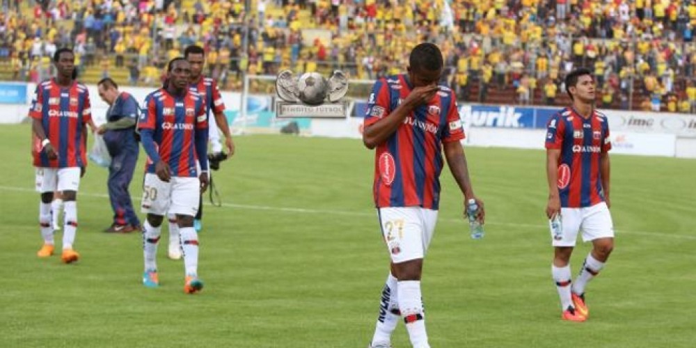 Ecuador: Descendieron y venden ropa para vivir