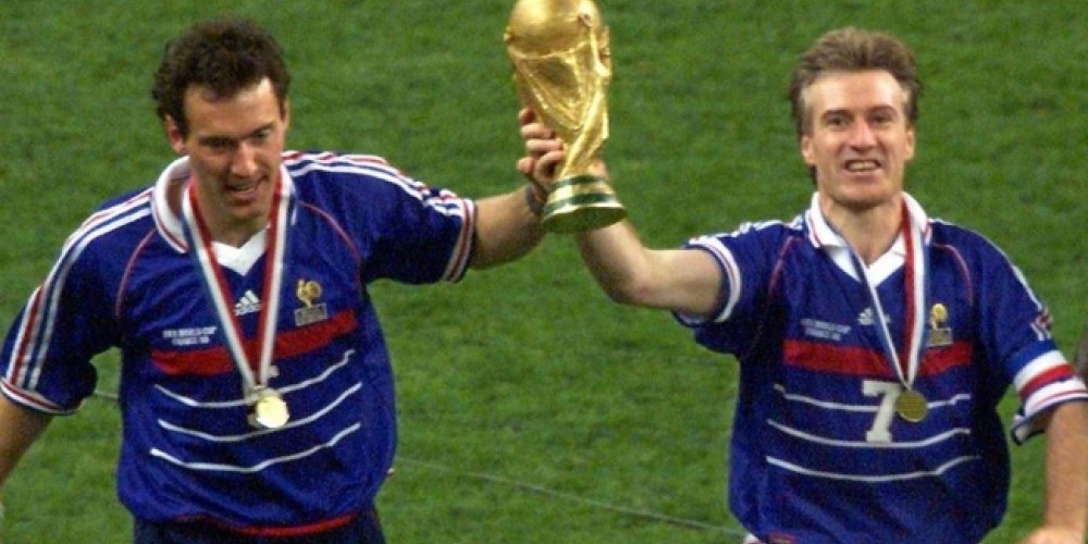 La idea de un hincha franc&eacute;s que se volvi&oacute; viral sobre la vestimenta para Deschamps en la final del Mundial