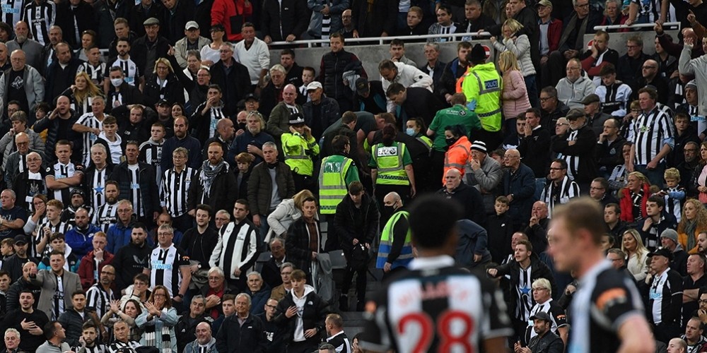 La importancia de los desfibriladores en los estadios de fútbol