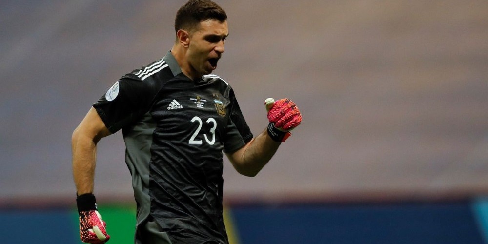 De ser “el suplente de” a convertirse en el arquero más caro de Argentina: la historia de película del Dibu Martínez