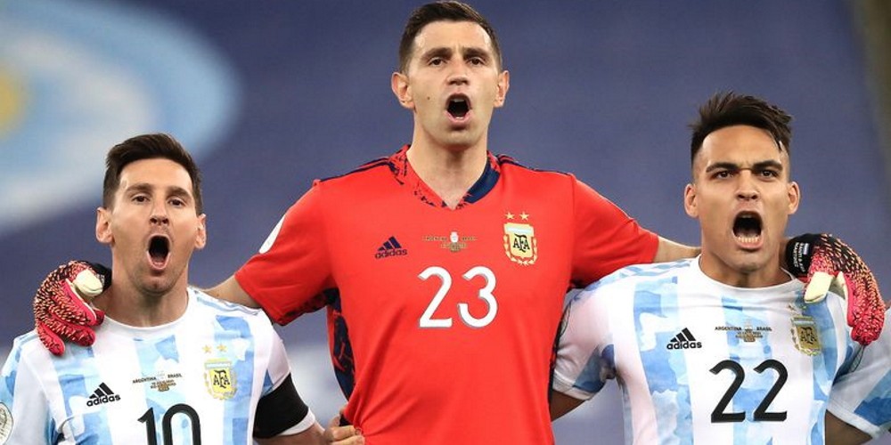 Dibu Martínez y su lado gamer: el videojuego que jugó en la previa a la final de la Copa América