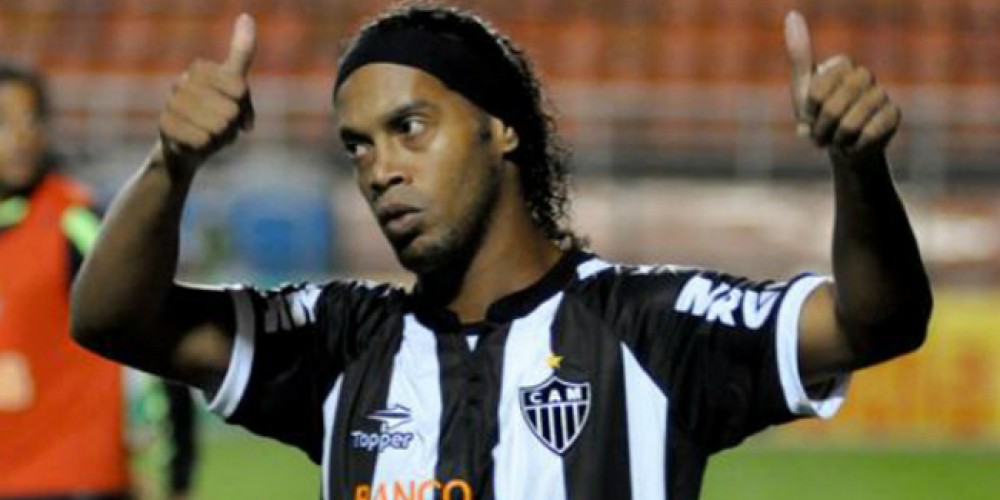Ronaldinho firmó un acuerdo con el Banco BMG
