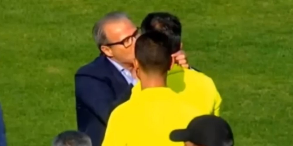 El directivo que fue suspendido de por vida por besar y morder a un &aacute;rbitro