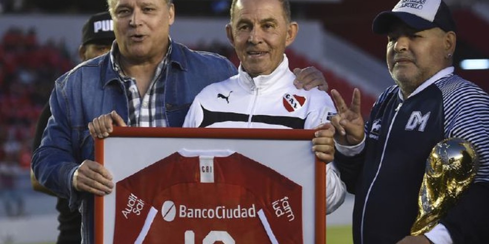 El premio que ganar&aacute; Ricardo Bochini y que solo ganaron futbolistas europeos