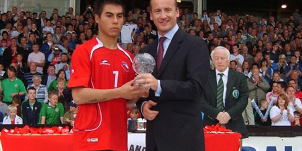 Eduardo Vargas elegido dentro de los mejores 100 futbolistas del Esperanzas de Toulon