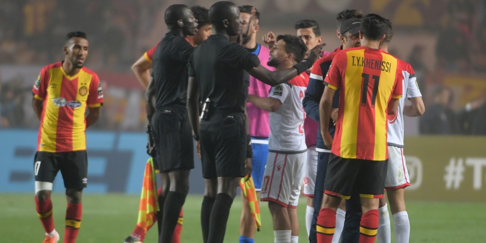 Esc&aacute;ndalo: el VAR no funcion&oacute;, abandon&oacute; y su rival sali&oacute; campe&oacute;n 