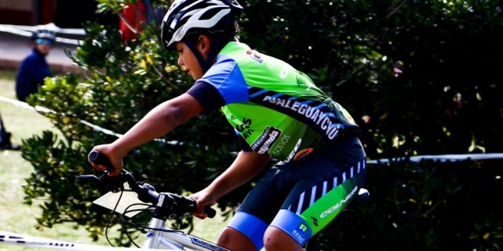 Escuelas, la base de la pirámide