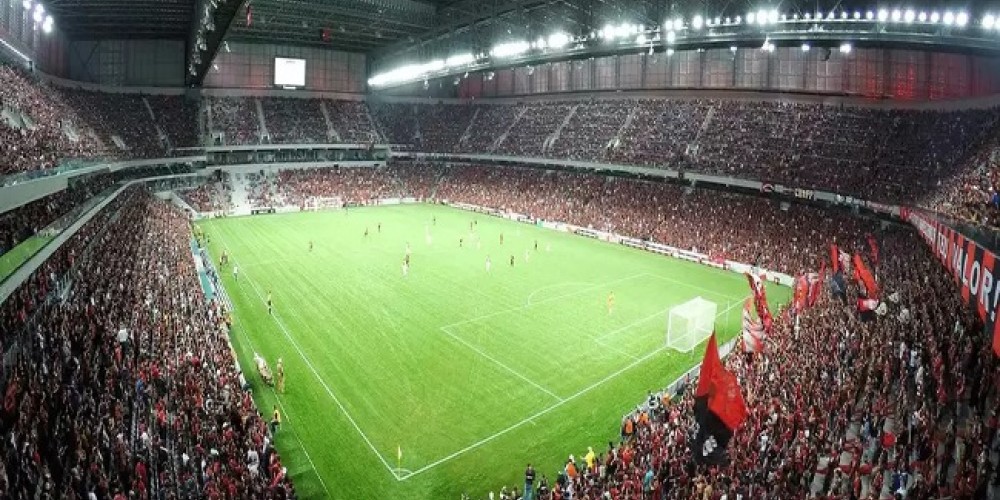 Atlético Paranaense presentó su estadio de césped sintético