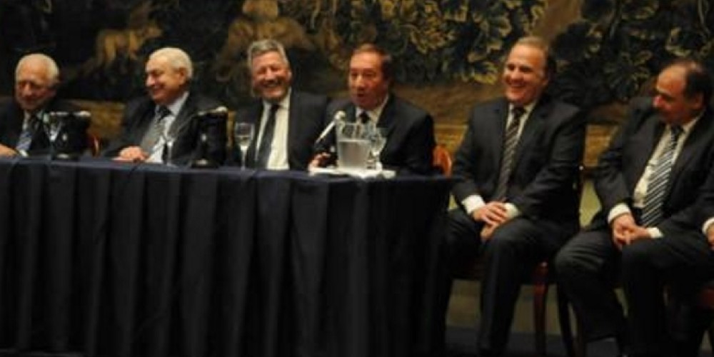 Estudiantes LP se presentó formalmente en la Bolsa de Comercio