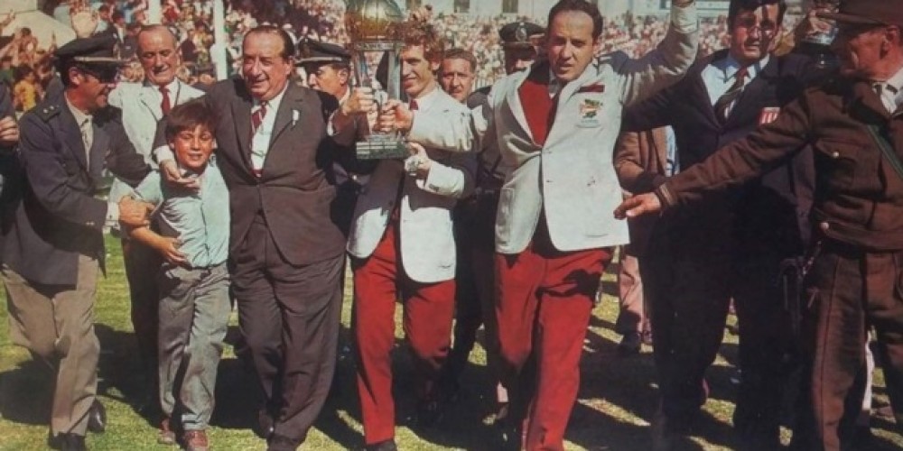 La curiosa activaci&oacute;n de Estudiantes de La Plata y la b&uacute;squeda del chico de una foto hist&oacute;rica del club