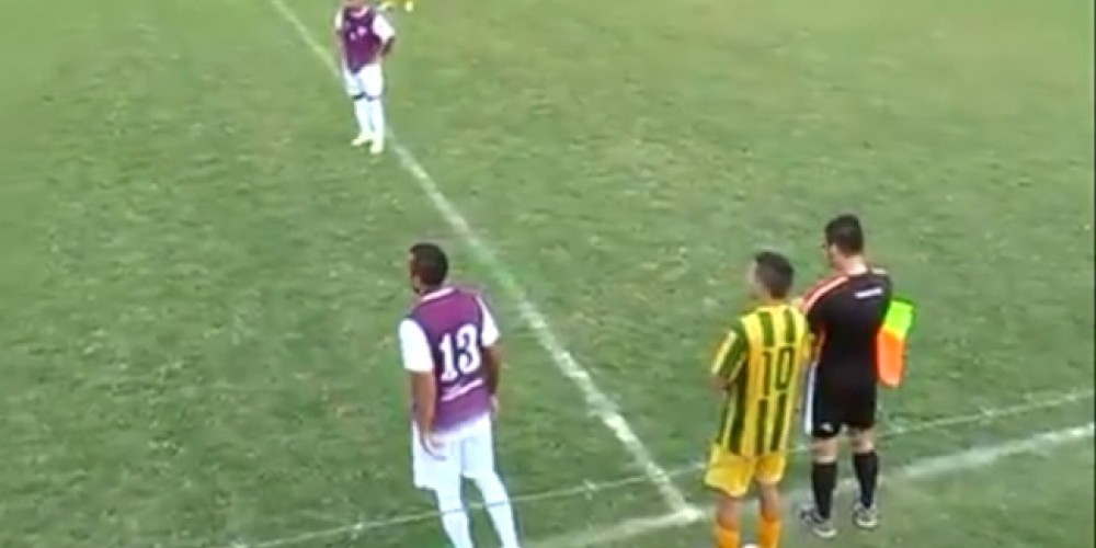 El jugador del ascenso argentino que duró 10 segundos antes de ser expulsado