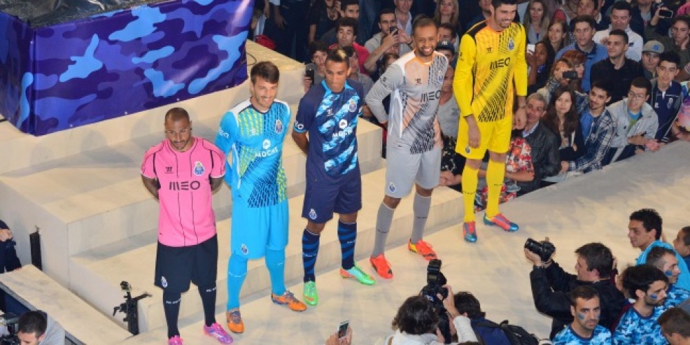 El Porto present&oacute; sus nuevas camisetas con un desfile