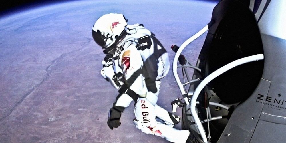 GoPro y Red Bull revivirán el histórico salto de Felix Baumgartner en el Super Bowl