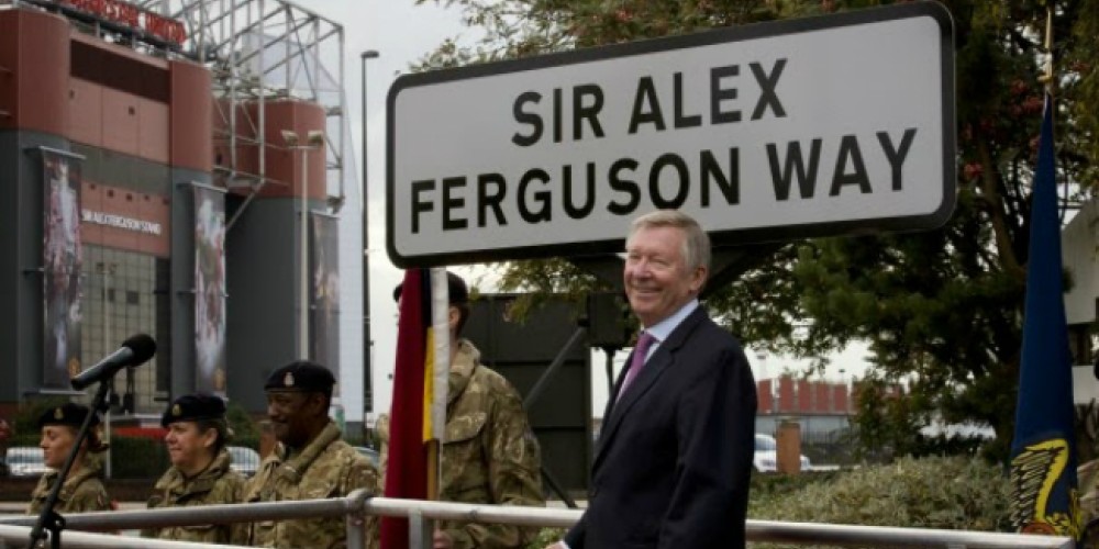 Sir Alex Ferguson tiene su calle en Manchester