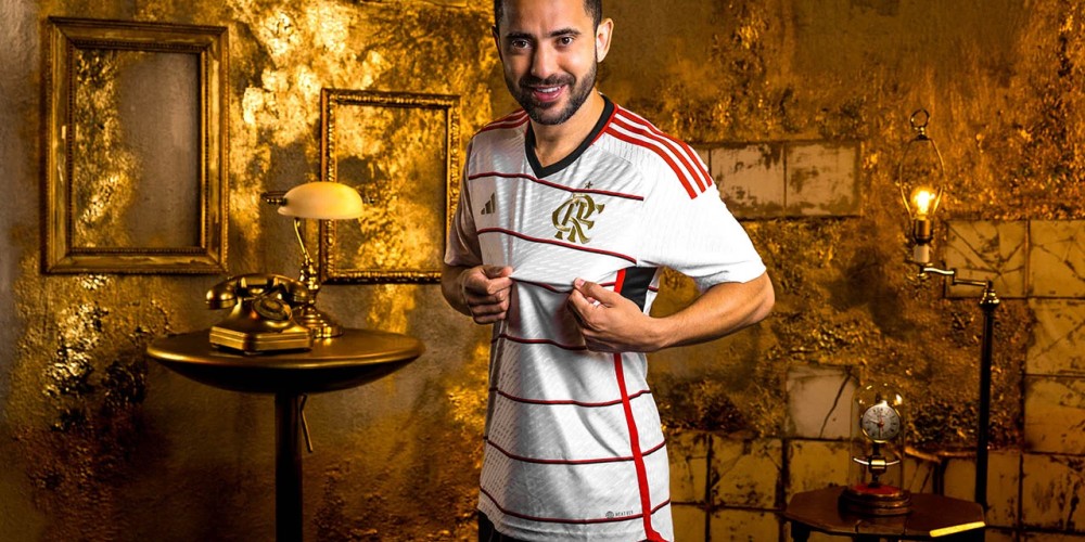 Flamengo present&oacute; la camiseta alternativa con un detalle particular