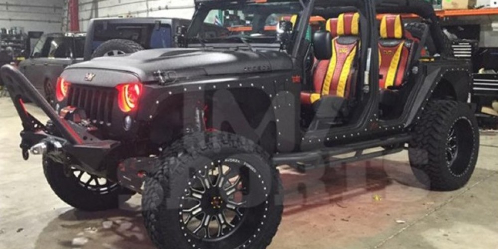 El &uacute;ltimo lujo de Mayweather: asientos de cuero de reptil para su Jeep