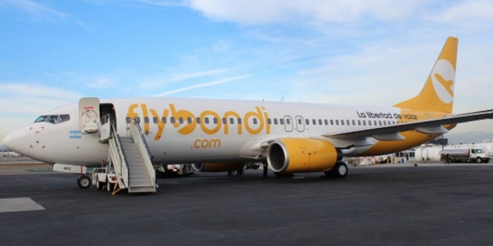 Flybondi se solidariza con los hinchas que volaron para ver el partido de la "Superfinal"