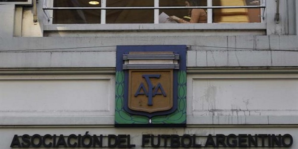 Los clubes de Primera le entregarán 200 mil pesos cada uno a los de la B Nacional