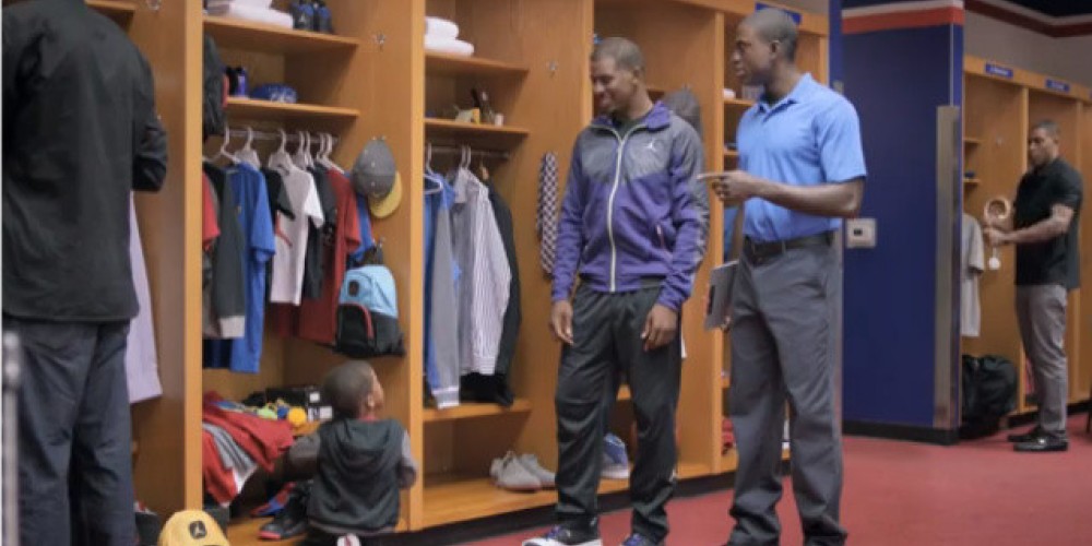 Dos estrellas de la NBA en el anuncio navideño de Foot Locker