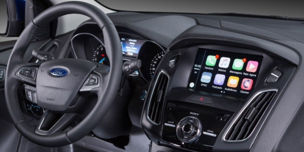 Ford muestra la evolución de la telefonía y su influencia para los vehículos