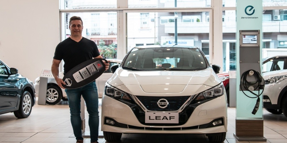 Nissan entrega la primera unidad de Leaf en la Argentina
