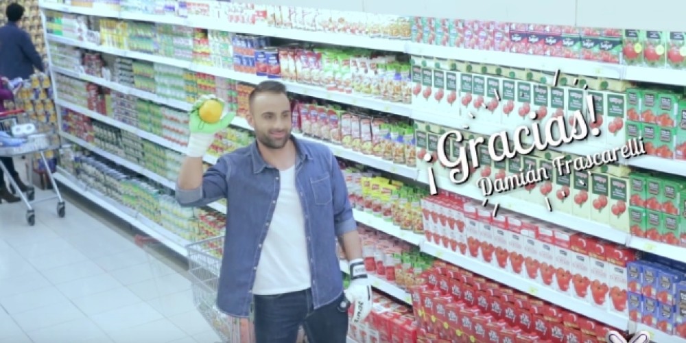 El arquero de Peñarol y su mamá protagonizaron una publicidad