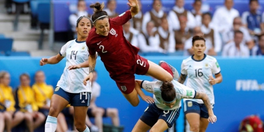 ¿Qué dice el reglamento sobre los partidos mixtos de fútbol?