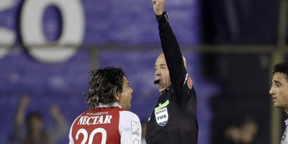 ¿Quién es el futbolista con más expulsiones en la historia?