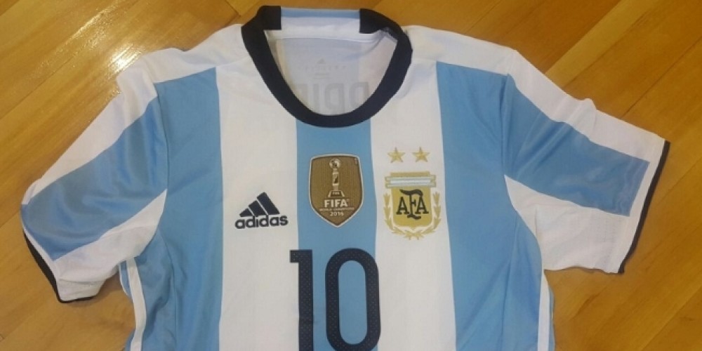 La Selección Argentina de Futsal luce su parche de campeón del mundo