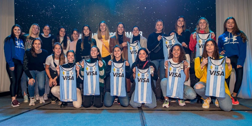 Las Leonas presentaron su nueva camiseta Under Armour para el Mundial