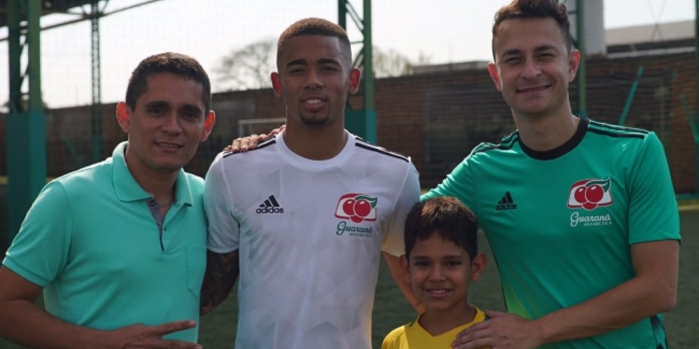 Gabriel Jes&uacute;s suma un nuevo patrocinador que le proh&iacute;be tomar Coca-Cola 