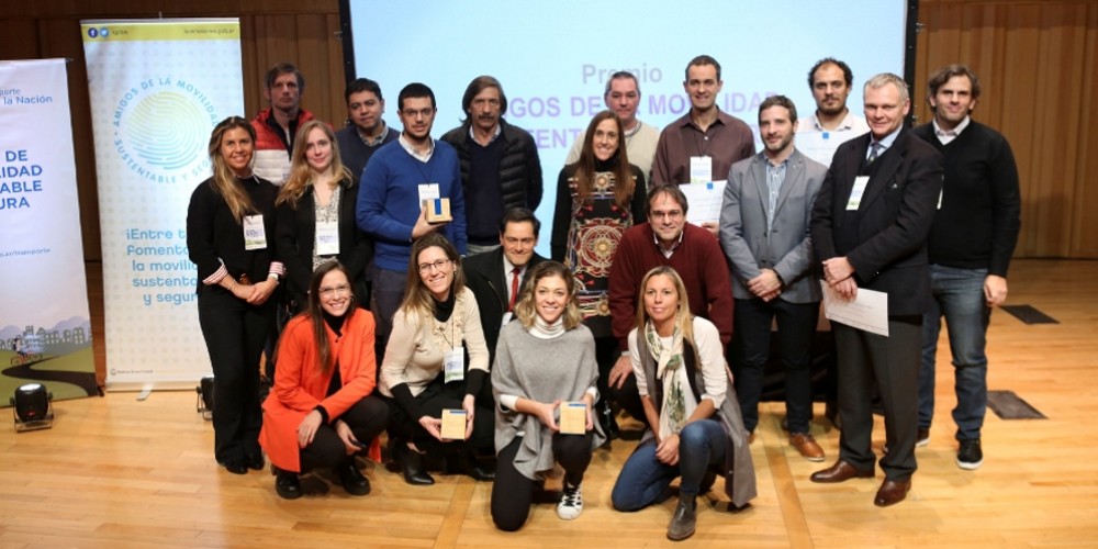 Mercedes-Benz recibió el premio “Movilidad Sustentable y Segura”