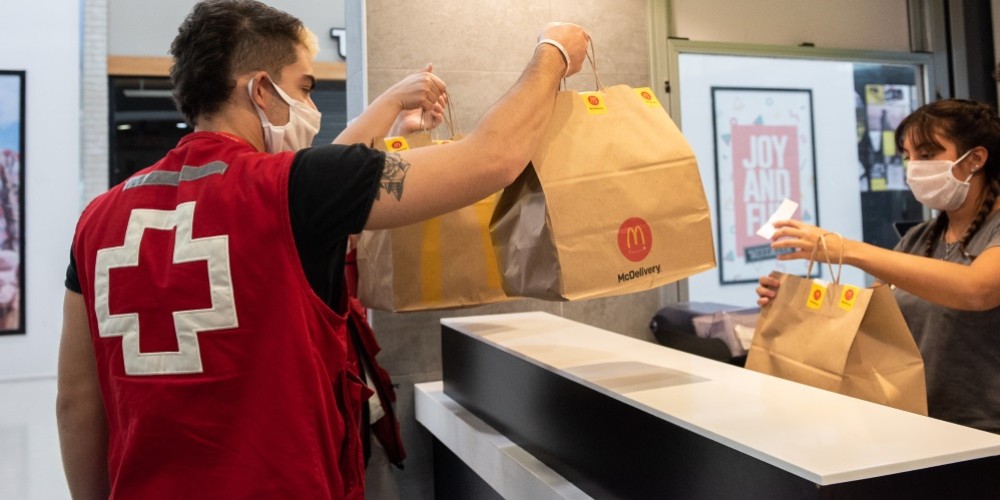 McDonald&rsquo;s dona alrededor de 70 mil platos y acompa&ntilde;a a los profesionales de la salud que luchan por el Coronavirus