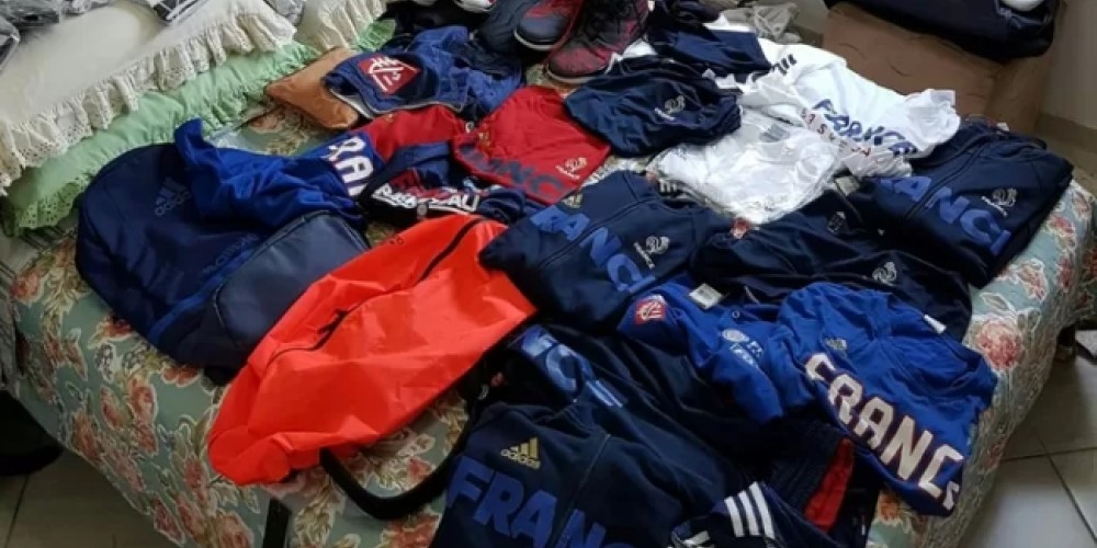 Tony Parker llen&oacute; de regalos a un voluntario de los Juegos Ol&iacute;mpicos tras un robo