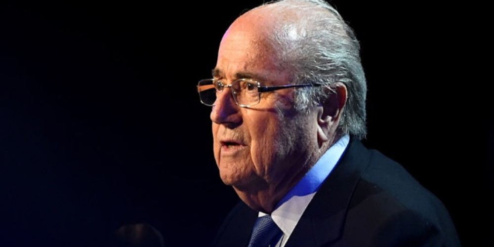 Blatter cobr&oacute; m&aacute;s de 3 millones en 2015 y la FIFA tuvo un d&eacute;ficit de 122 millones de d&oacute;lares